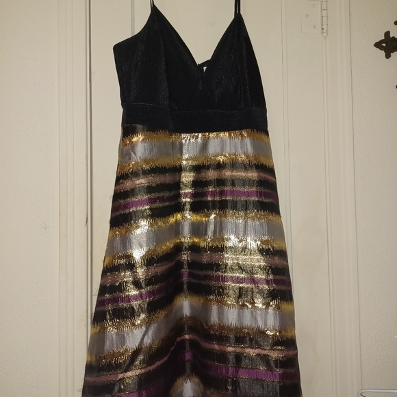COPY - Belle Badgley Mischka Long Black and Metallic Striped Ball Gown sz 14 - Picture 3 of 8